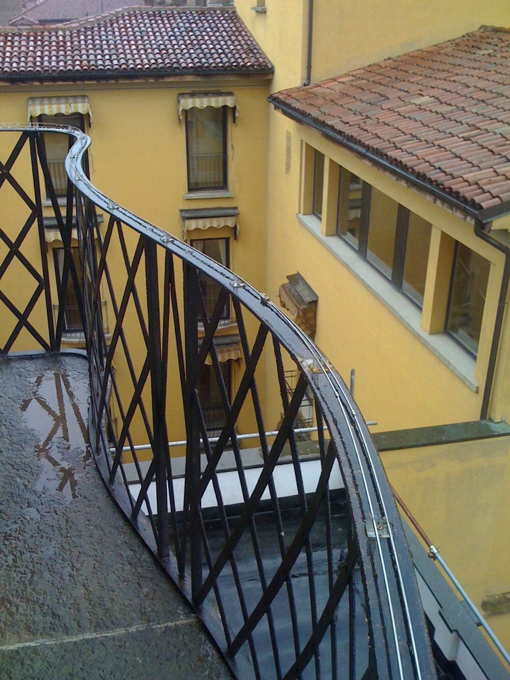 Linea elettrificata - Ecobirds® - Installatori Autorizzati Allontanamento Volatili