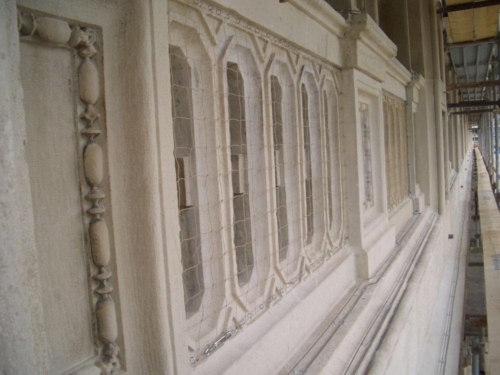 Linea elettrificata - Ecobirds® - Installatori Autorizzati Allontanamento Volatili