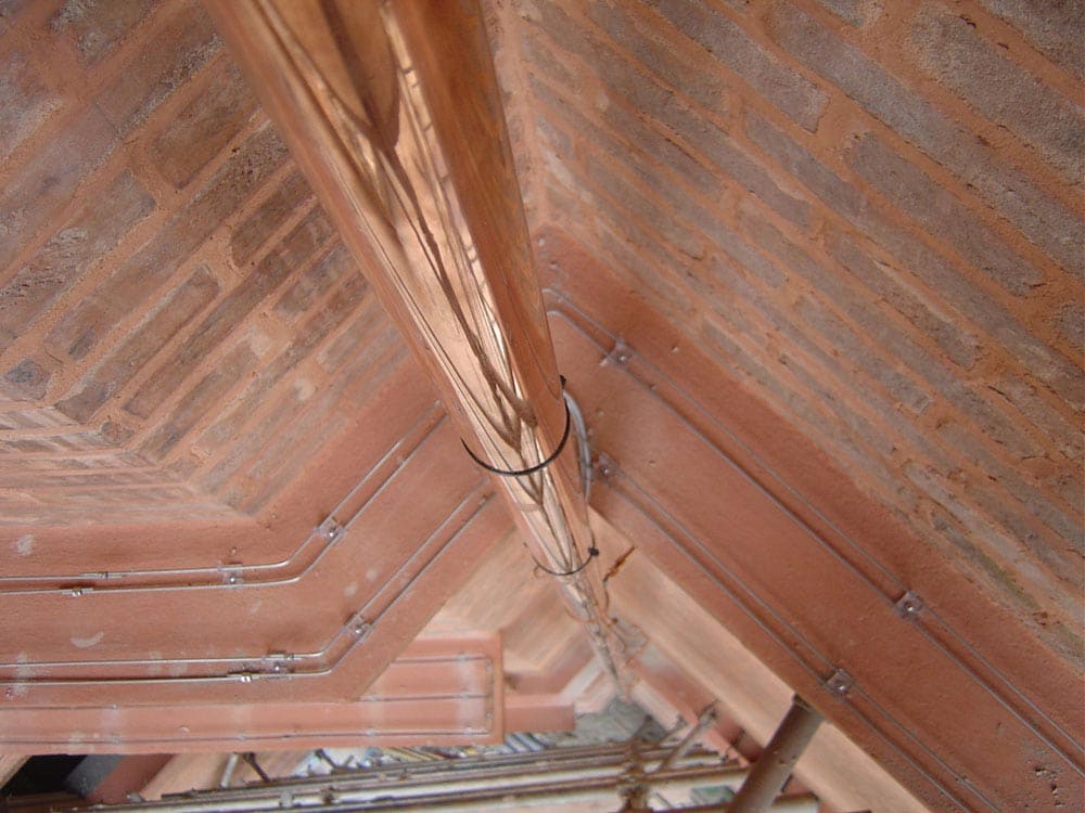 Linea elettrificata - Ecobirds® - Installatori Autorizzati Allontanamento Volatili